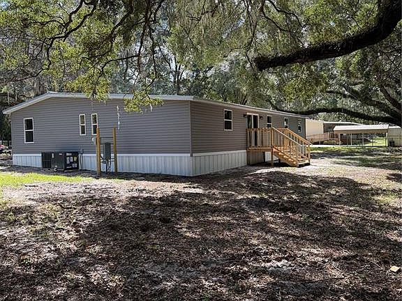 2nd image of 22340 NE 77TH TERRACE ROAD