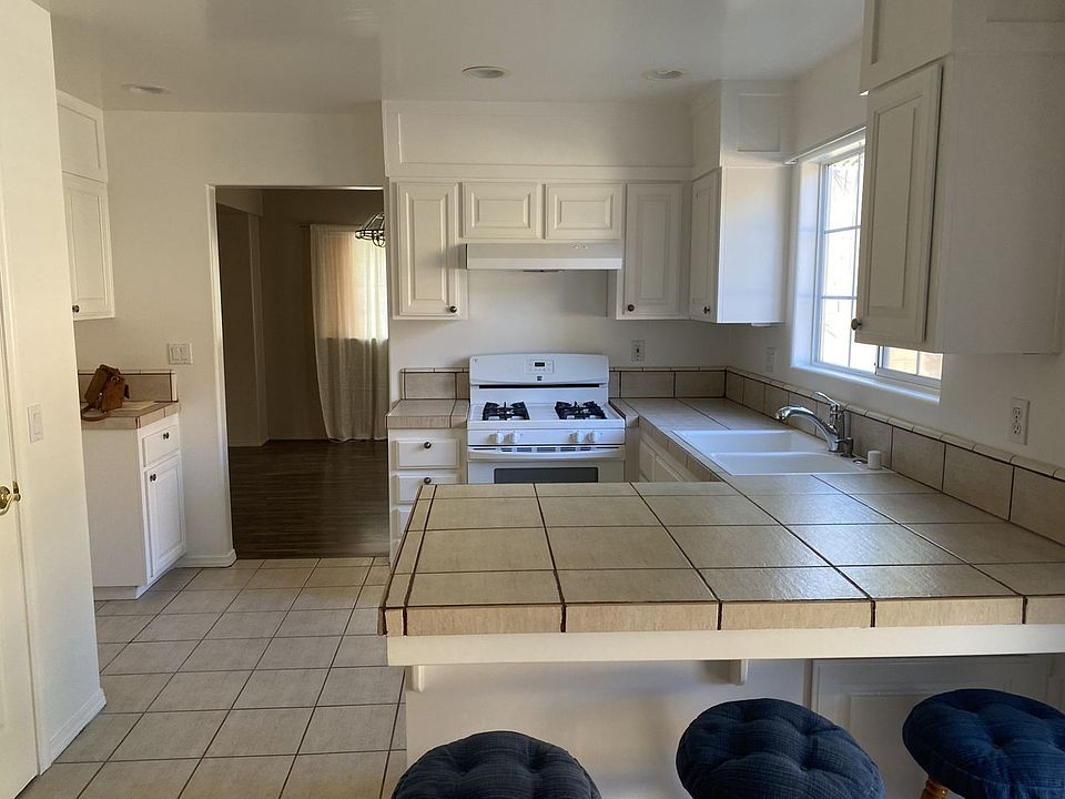 1st image of 844 Hibiscus Ct
