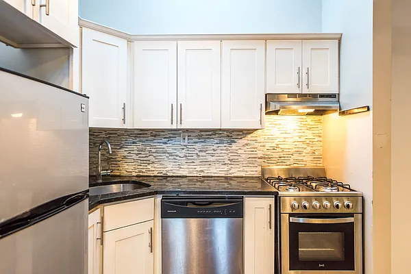 Rented by Nooklyn NYC LLC | media 95