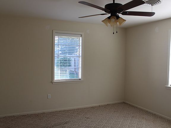 4th image of 85 Marie Dr