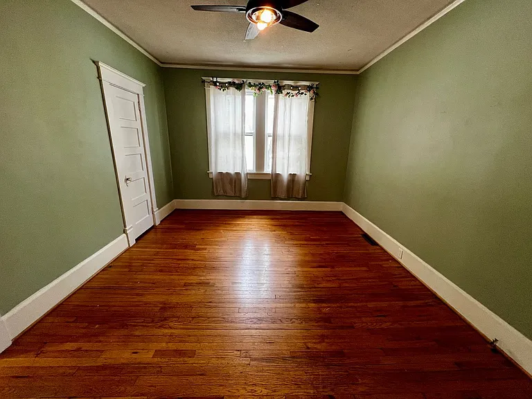 901 Center St — Photo 18
