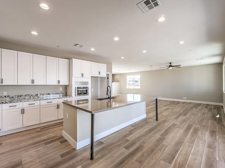 724 Naples Ave — Photo 11