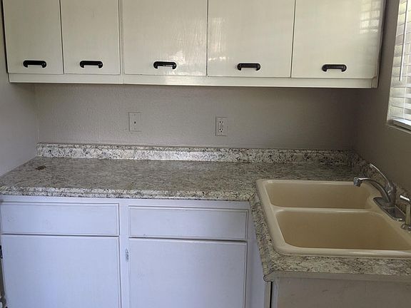 4th image of 250 Natalen Ave APT 3