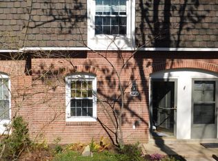 8206 Carrleigh Pkwy #4, Springfield, VA 22152