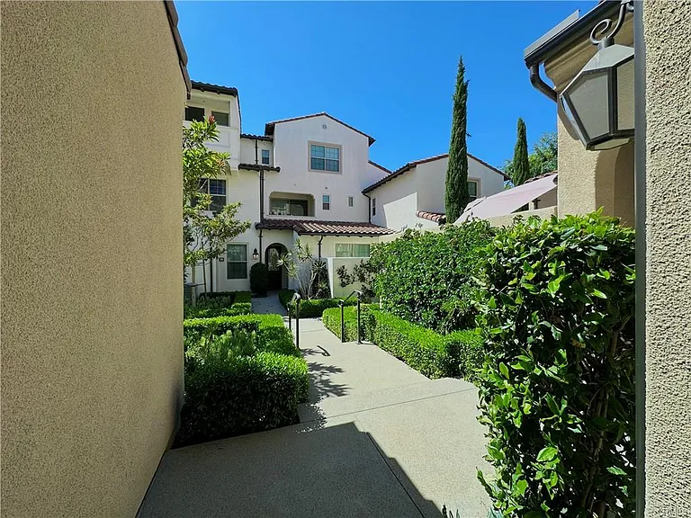 129 Briarberry — Photo 3