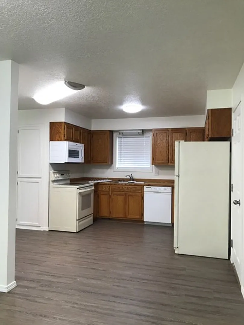 1135 Monaco Street — Photo 4