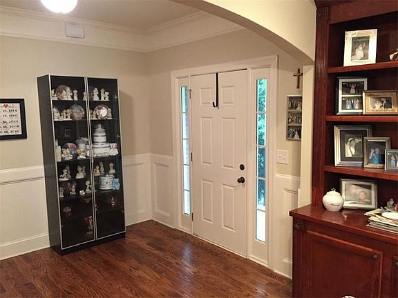 5th image of 2274 Ewell Park Dr