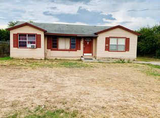 116 Ruth St, Uvalde, TX 78801
