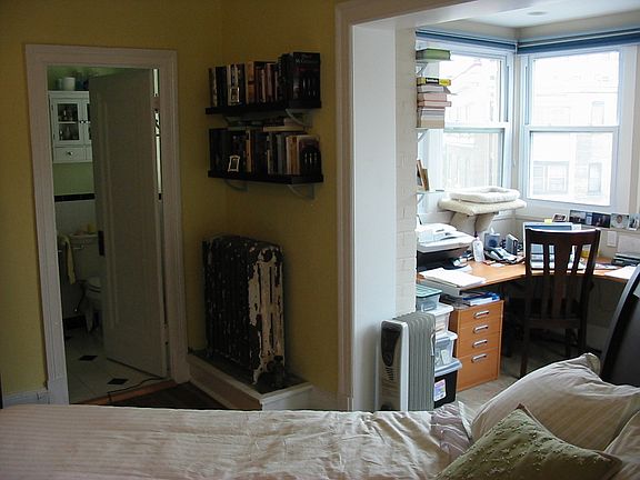 Bedroom/Bathroom/Office