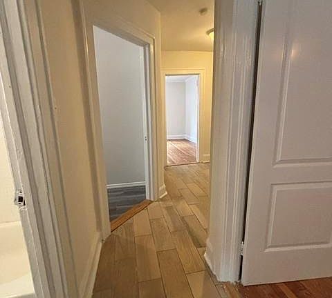5th image of 40 Oakwood Rd APT 1S