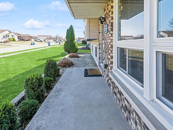 2nd image of 1756 Saint George Dr