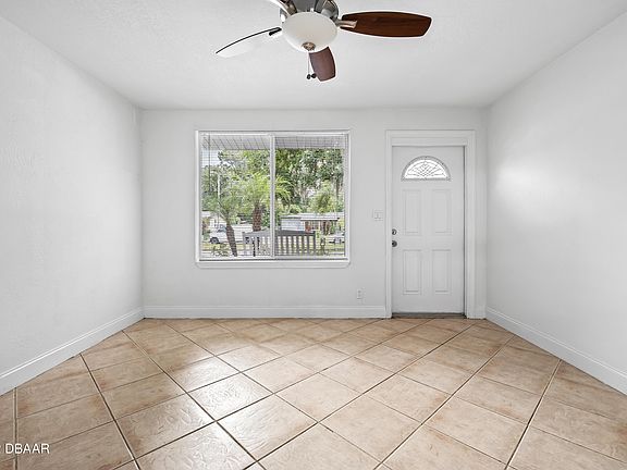4th image of 636 S Seneca Blvd