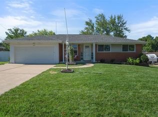 5860 Oak Branch Dr, Saint Louis, MO 63128