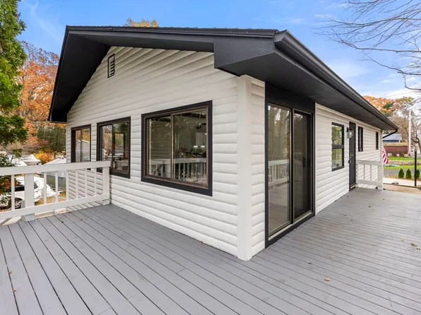 6 Henry Rd, Webster, MA 01570