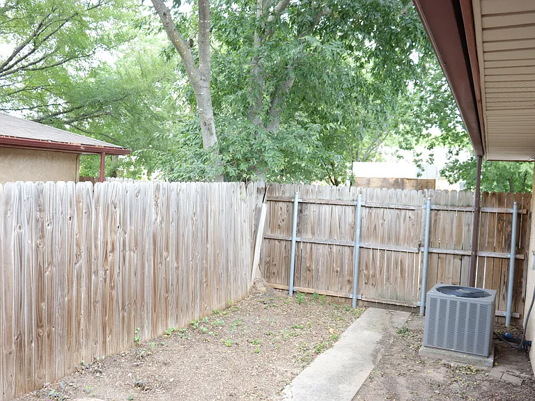 10020 Redondo Dr — Photo 24