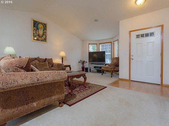 3rd image of 5611 NE 51st Ct