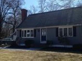 89 Florida Dr, Agawam, MA 01001