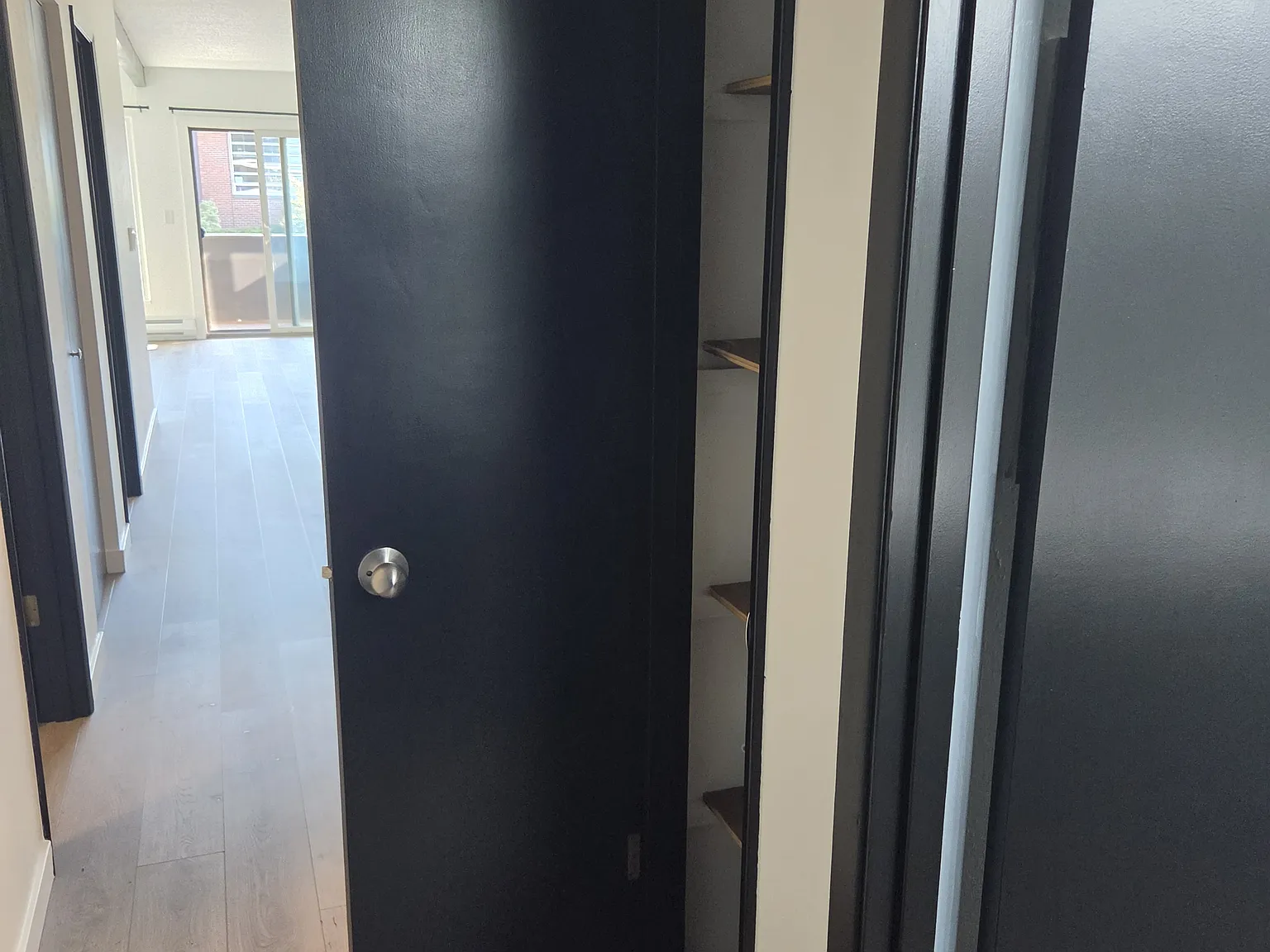 2 bed, 900 sqft, $2,200 — Photo 3