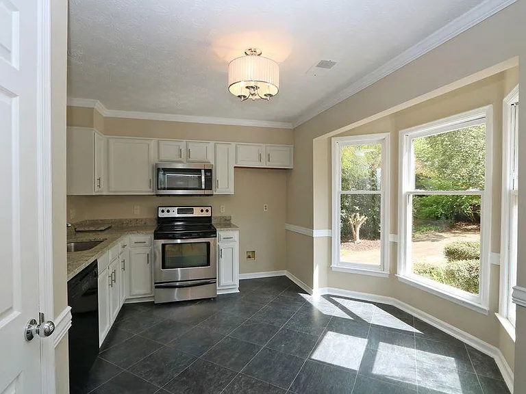 1261 Whitlock Ridge Dr SW — Photo 3