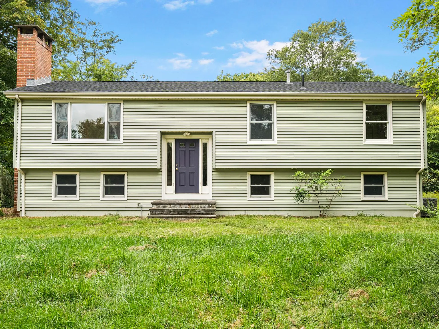 4 bed, 2441 sqft, $4,500 — Photo 1