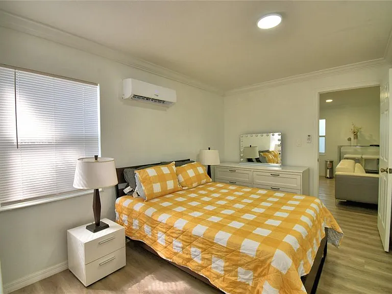 2405 Roslyn Ln #C — Photo 24
