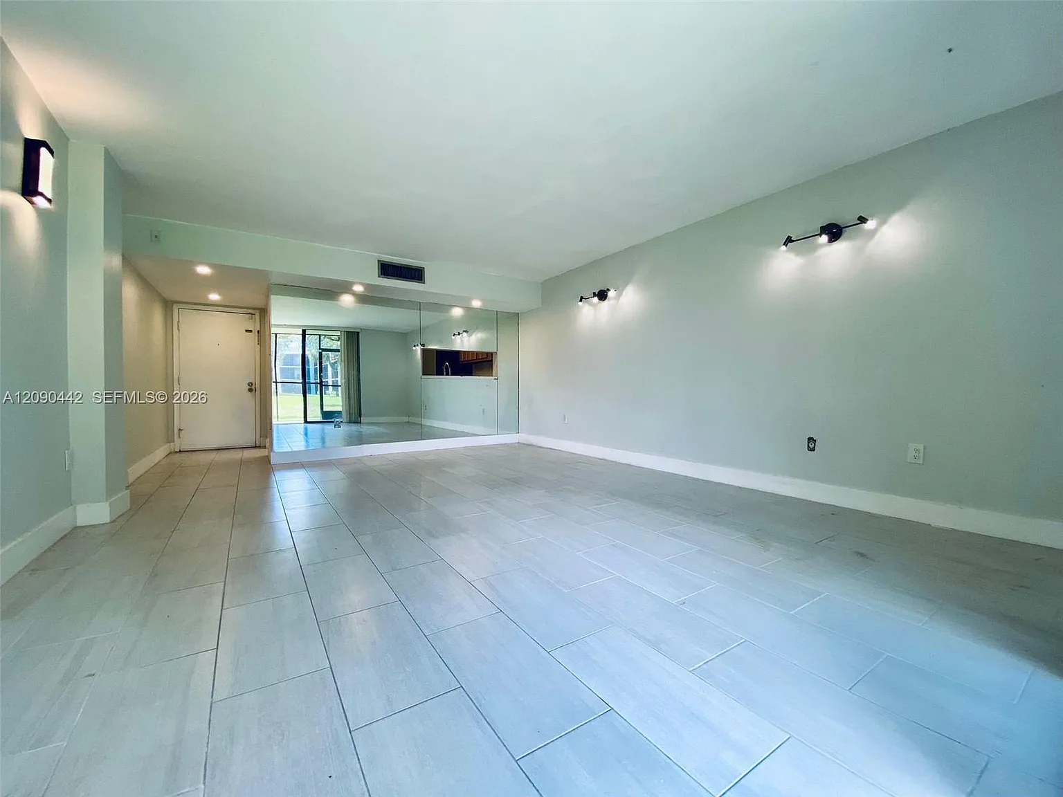 8015 SW 107th Ave — Photo 3