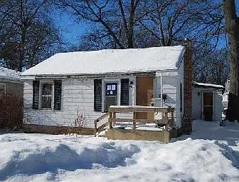 627 S Calumet Ave photo 1