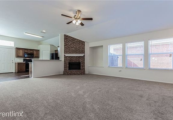 02-LivingRoom