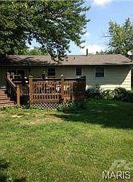 5th image of 824 Laurel Ln