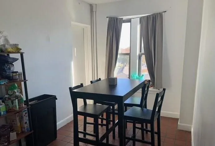 3 bed, 1003 sqft, $5,145 — Photo 3