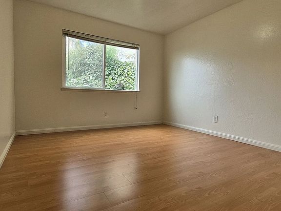 4th image of 265 Gambetta St APT 2