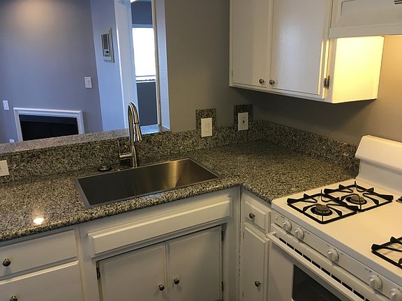 4th image of 1600 1/2 W Carson St #312