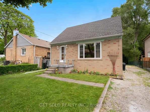 131 Clearbrooke Cir, Toronto, ON M9W 2E9