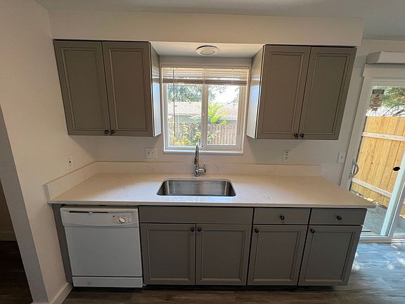 4th image of 3648 SE 108th Ave