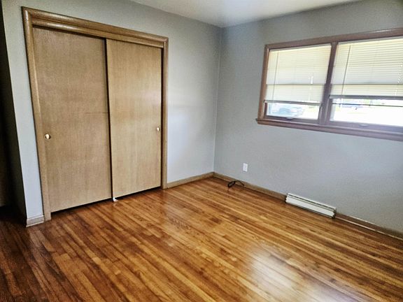 5th image of 3020 N Rockton Ave