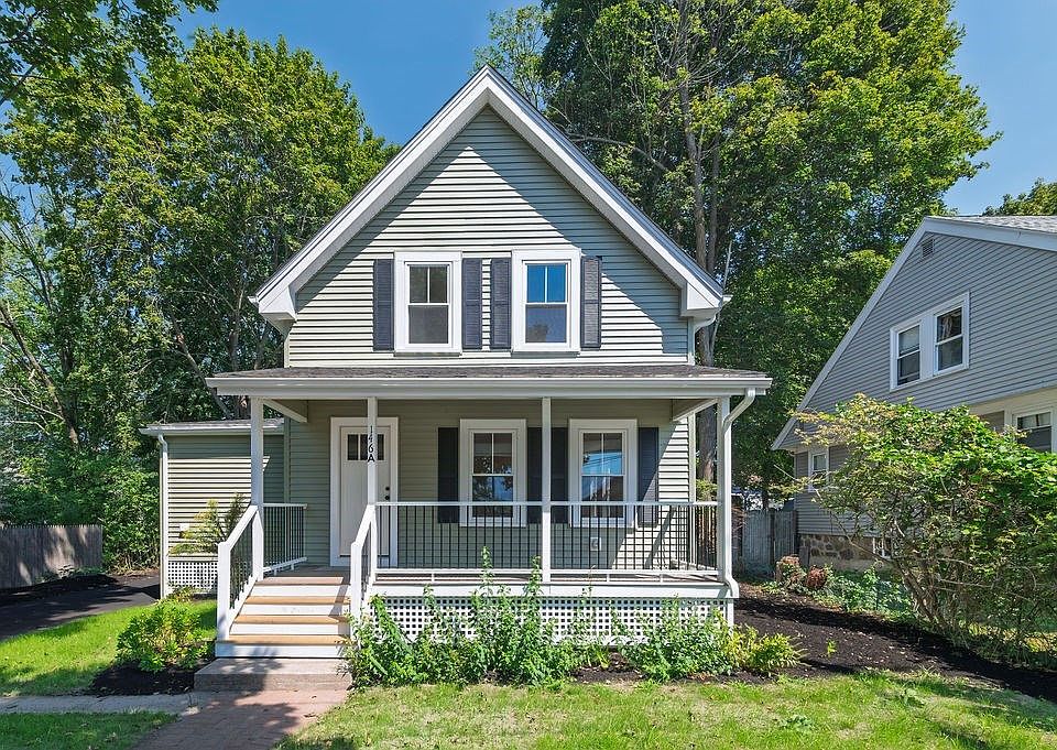 1st image of 146-146A W Division St
