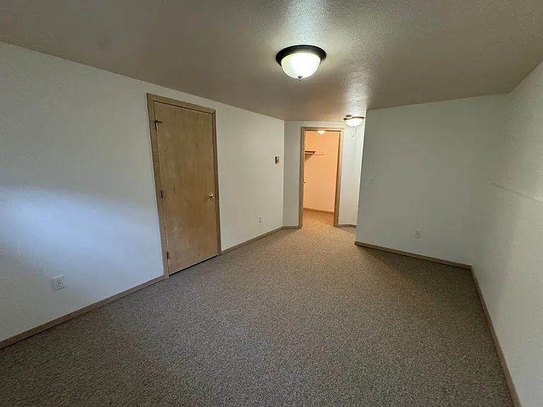 82 Stillwater Dr — Photo 12
