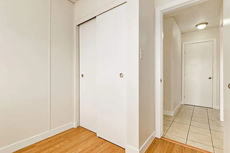 Edmonton Apartment for rent - 2 Bedrooms — photo 35