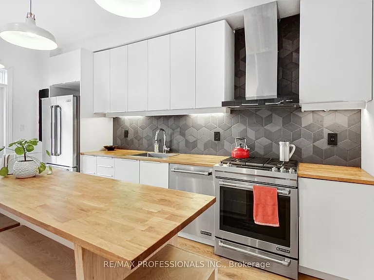 141 Claremont St E #MAIN LOWER — Photo 6