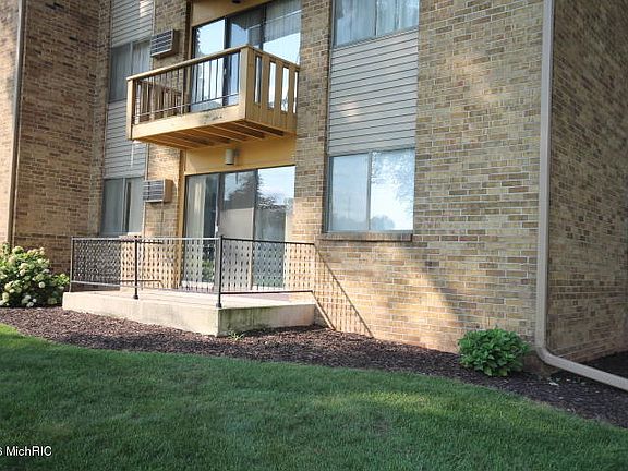 4th image of 2433 Byron Center Ave SW APT 108