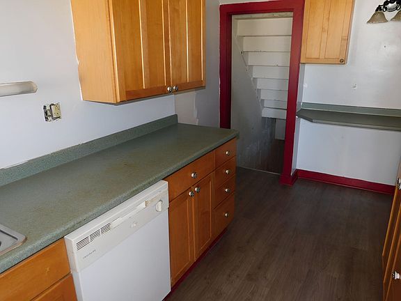 2nd image of 1059 Rankine Ave