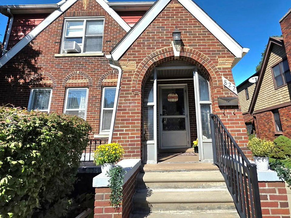 1st image of 822 W Breckenridge St