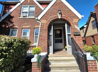822 W Breckenridge St, Ferndale, MI 48220