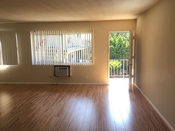 3rd image of 1221 Lyndon St APT 11