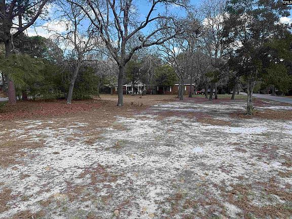 3rd image of 4437 Briarwood Rd