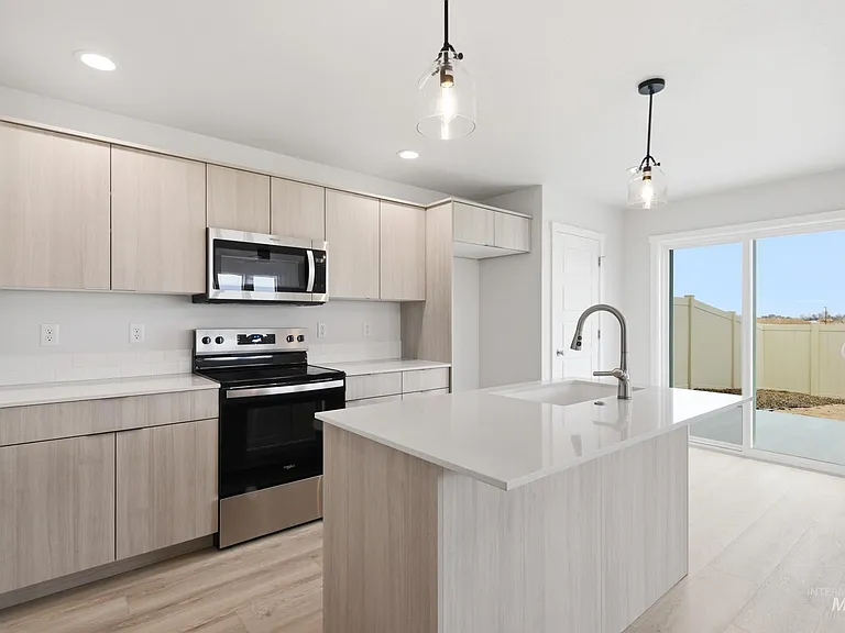 10770 Rutland St — Photo 3