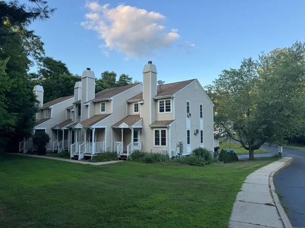 4 Starrwood Drive #4, Norwich, CT 06360