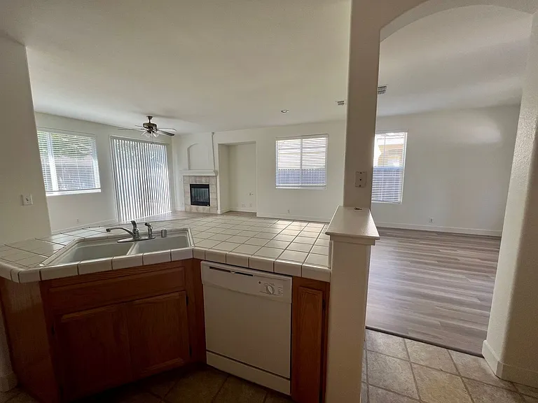 8321 Lewis Ave — Photo 7