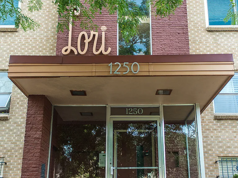 Lori Urban Flats — Photo 31