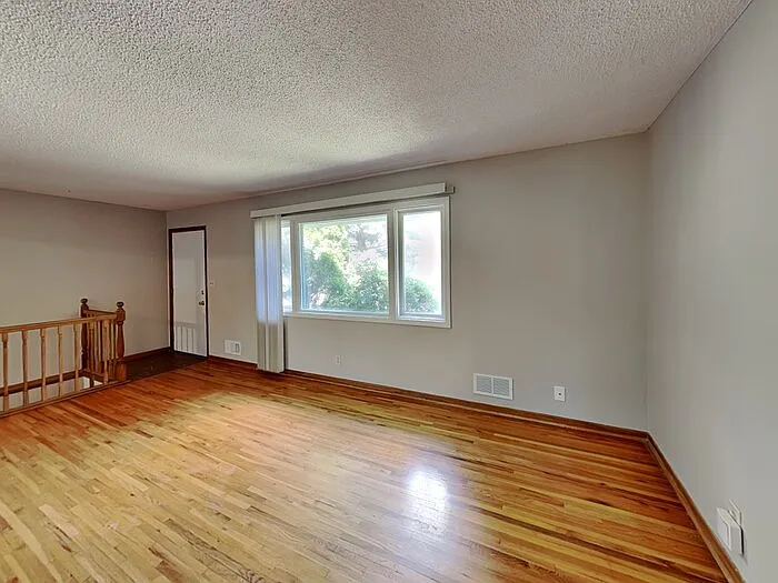 1218 Skillman Ave E — Photo 3